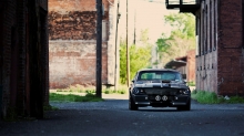 Ford Mustang GT500 Shelby Eleanor в темных заброшенных закаулках
